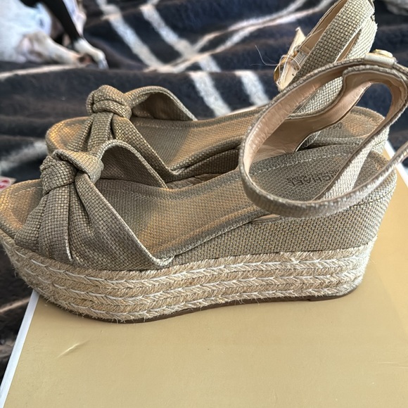 Michael kors sandal - Picture 2 of 4